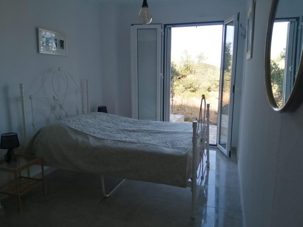 Appartement in OLIVE GROOVE HOUSE PELOPONNESOS WESTERN MANI Kalianeika Exterior foto