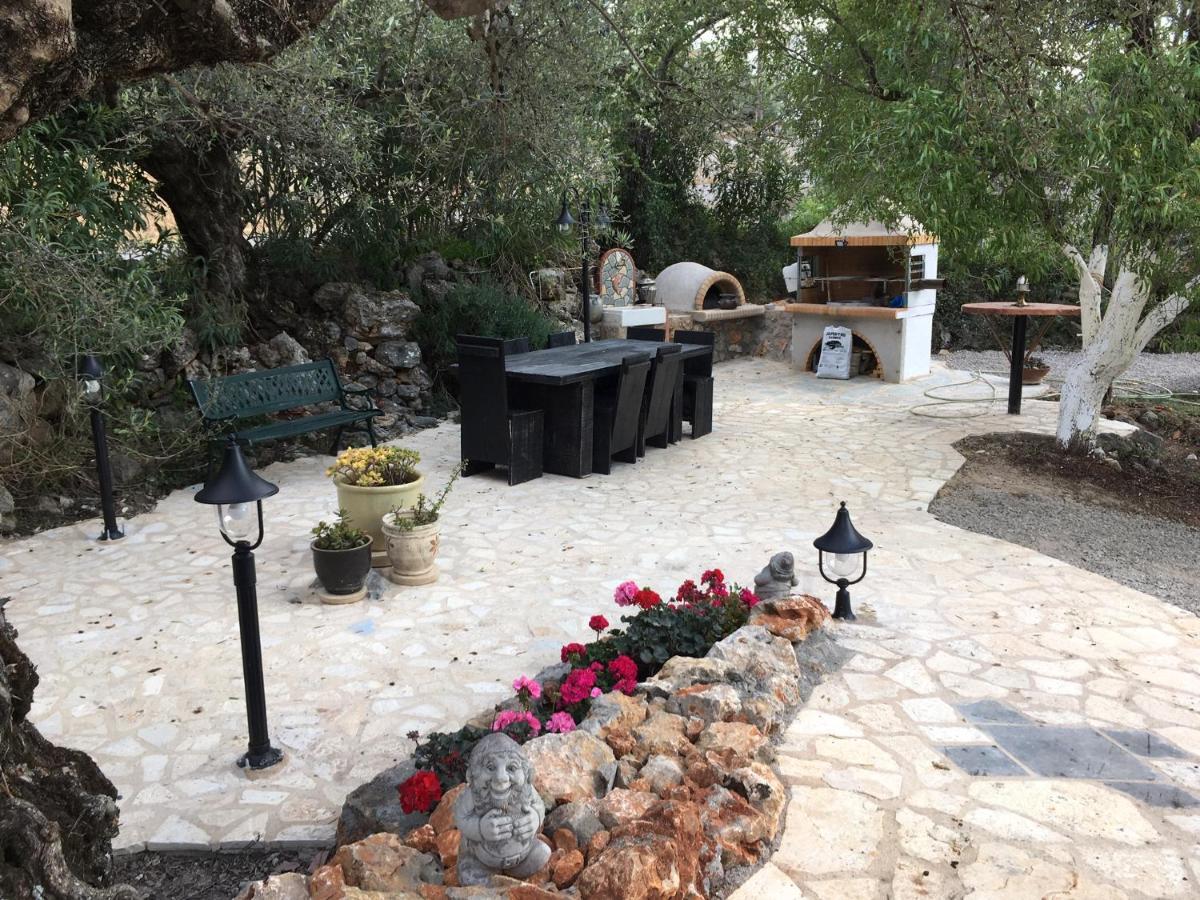 Appartement in OLIVE GROOVE HOUSE PELOPONNESOS WESTERN MANI Kalianeika Exterior foto