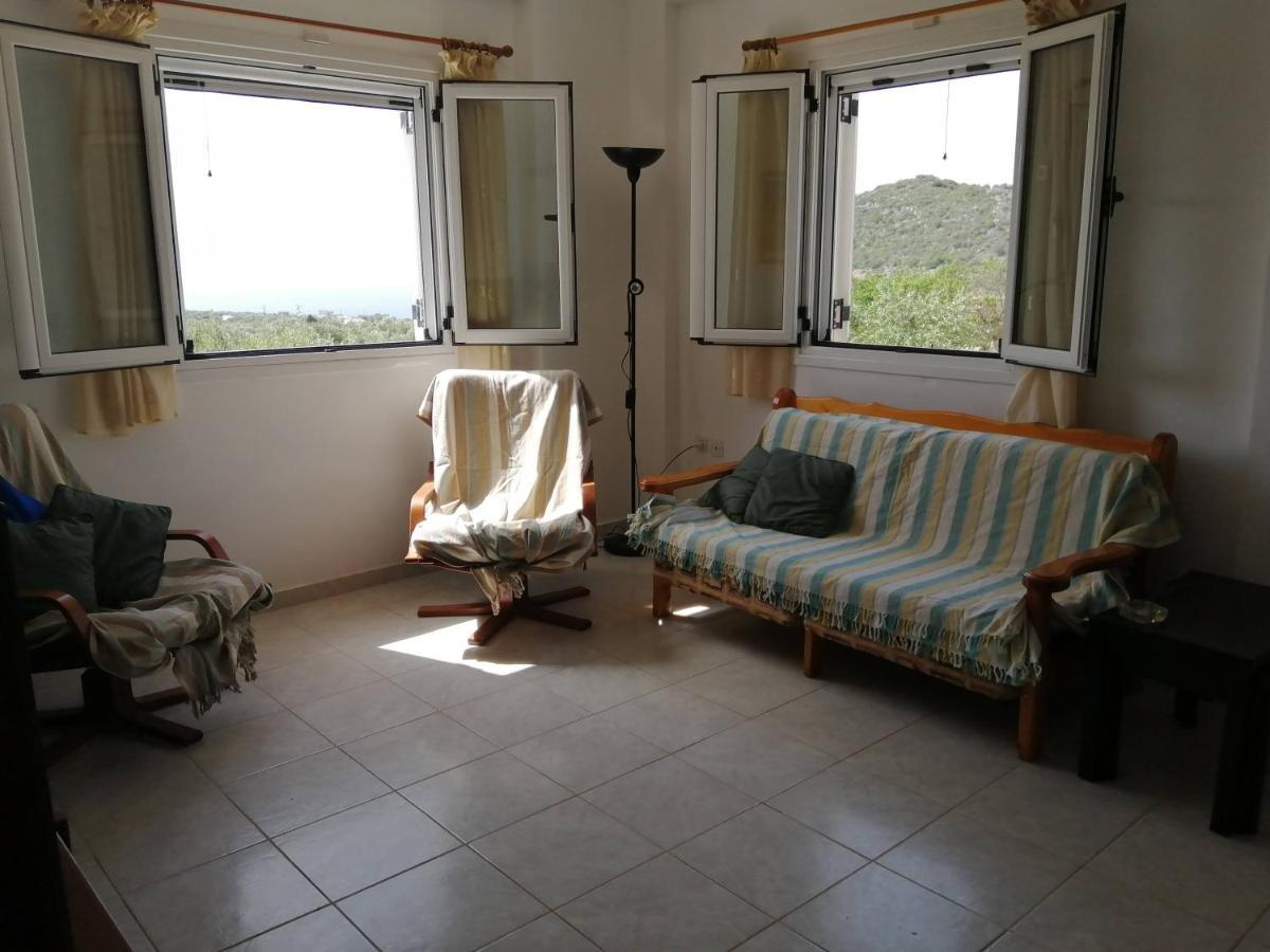 Appartement in OLIVE GROOVE HOUSE PELOPONNESOS WESTERN MANI Kalianeika Exterior foto